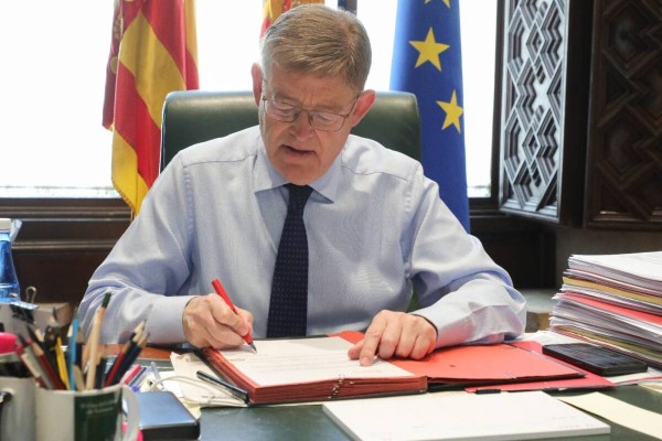 ¿Es legal que Ximo Puig haga coincidir las elecciones autonómicas y municipales?  