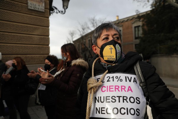 Cinco partidos presentan enmiendas en el Senado para forzar una rebaja del IVA de las peluquerías