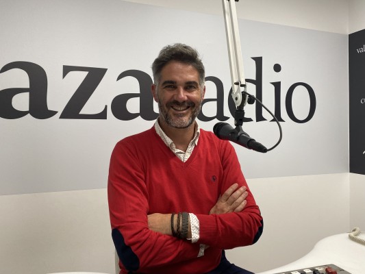 Pedro González: entre vinos, paradas de metro y el “corazón partido” por la Capitalidad
