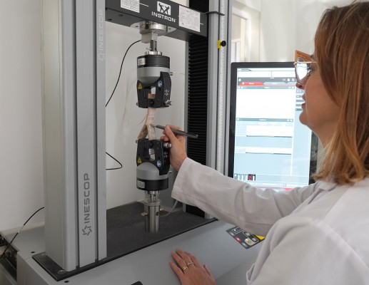 Inescop investiga el desarrollo de bioadhesivos con propiedades inteligentes para reciclar calzado
