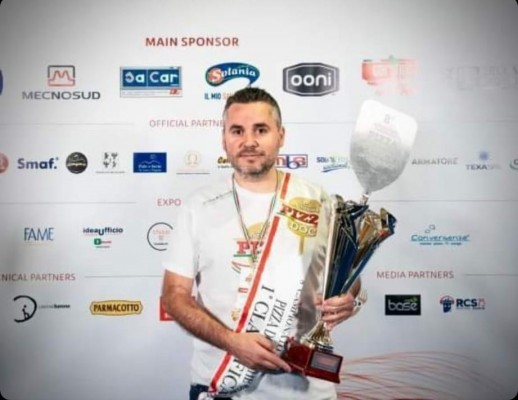 El mejor pizzero del mundo es alicantino: Antonio Carlos García, reconocido en la cuna de la pizza