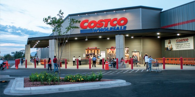 El gigante americano Costco, que ultima su apertura en Paterna, se desinfla en bolsa