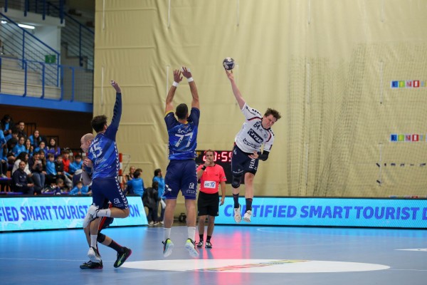 El Flensburg-Handewitt impone su calidad y experiencia en Benidorm