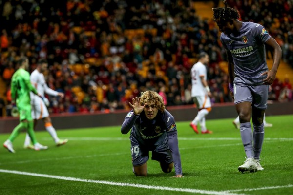 Una gran primera parte da la victoria a un Villarreal plagado de jóvenes ante el Galatasaray