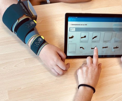 El hospital de San Vicente del Raspeig emplea una tecnología pionera para la rehabilitación del daño cerebral