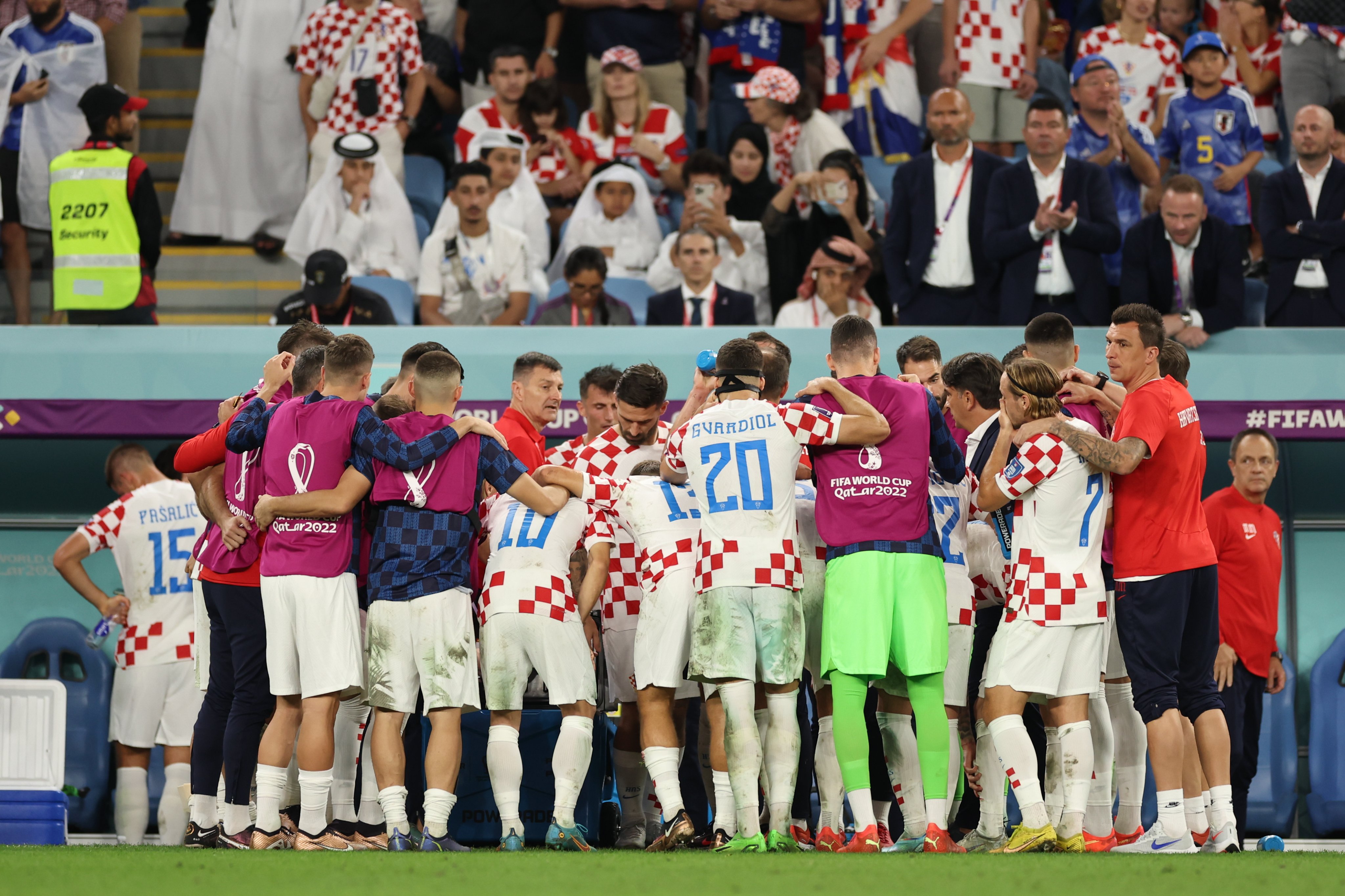 Croacia avanza a cuartos de final tras derrotar a Japón en los penaltis