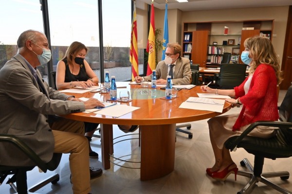 El Consejo de Colegios de Médicos muestra su 