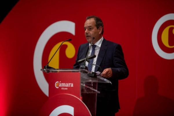 Más críticas al Gobierno por dejar a la provincia sin las Agencias estatales: Cámara, CEV, partidos...