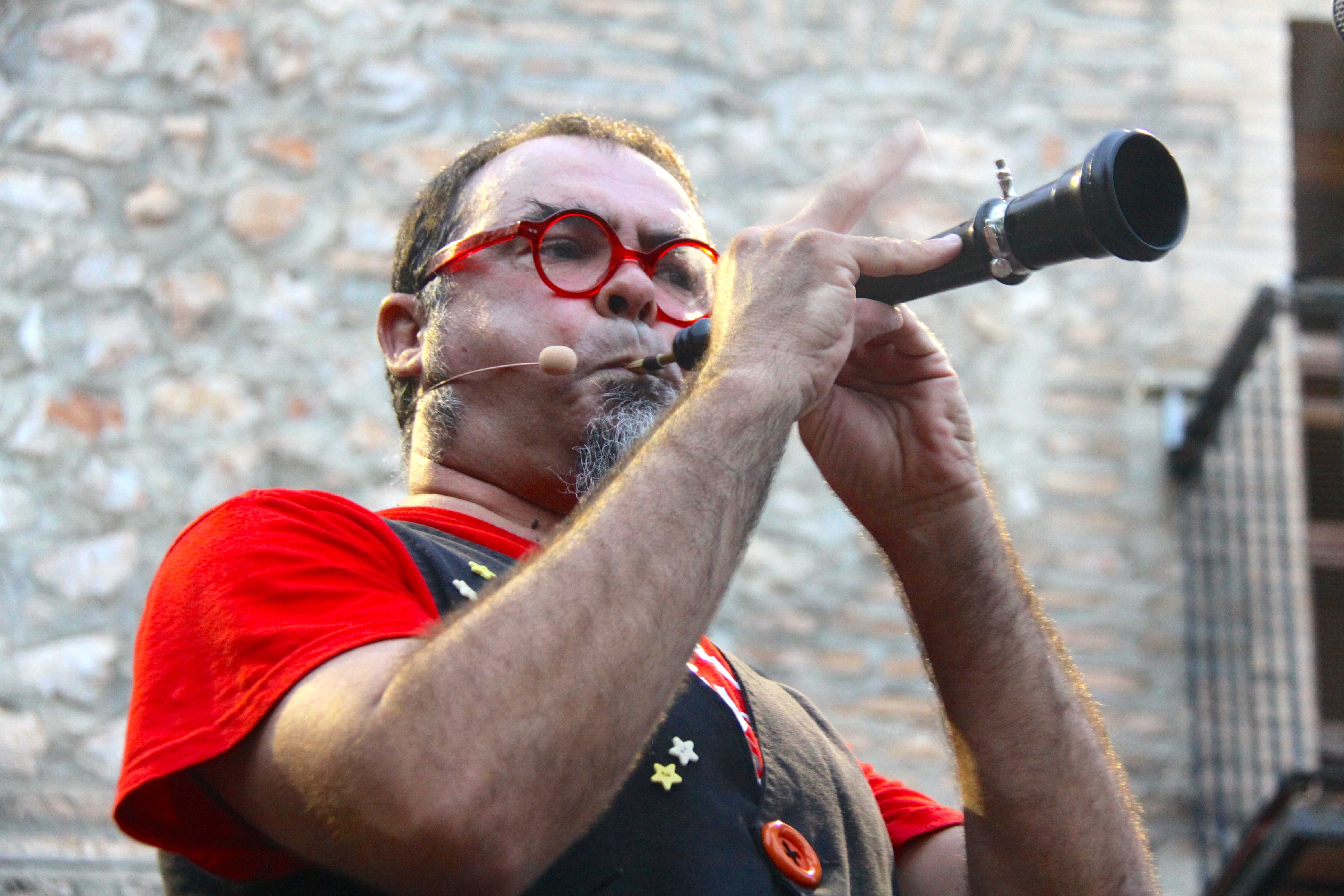 El 'cantacançons' Dani Miquel presenta el seu nou treball al Teatre Principal de València

