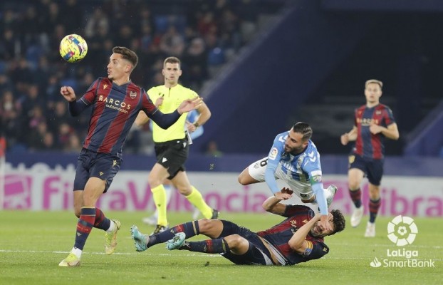 Un partido limpio de tarjetas para el Levante por primera vez en la temporada