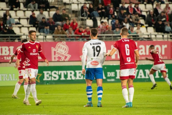 El Alcoyano cae con justicia en Murcia