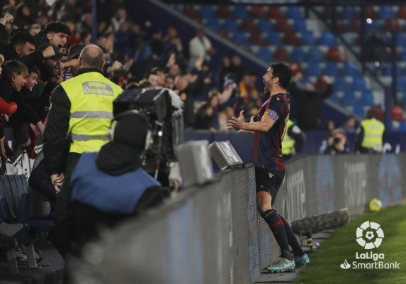 Iborra encuentra el tesoro y el Levante sigue la estela del ascenso