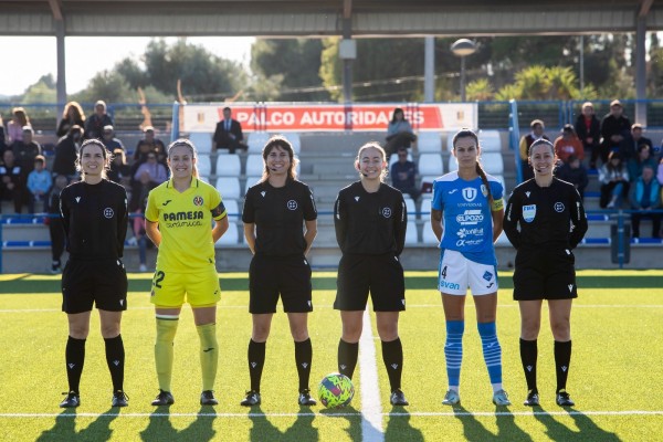 Un gol en propia de la guardameta del Alhama da la victoria al Villarreal