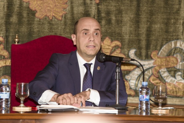 Echávarri acusa al PP de 