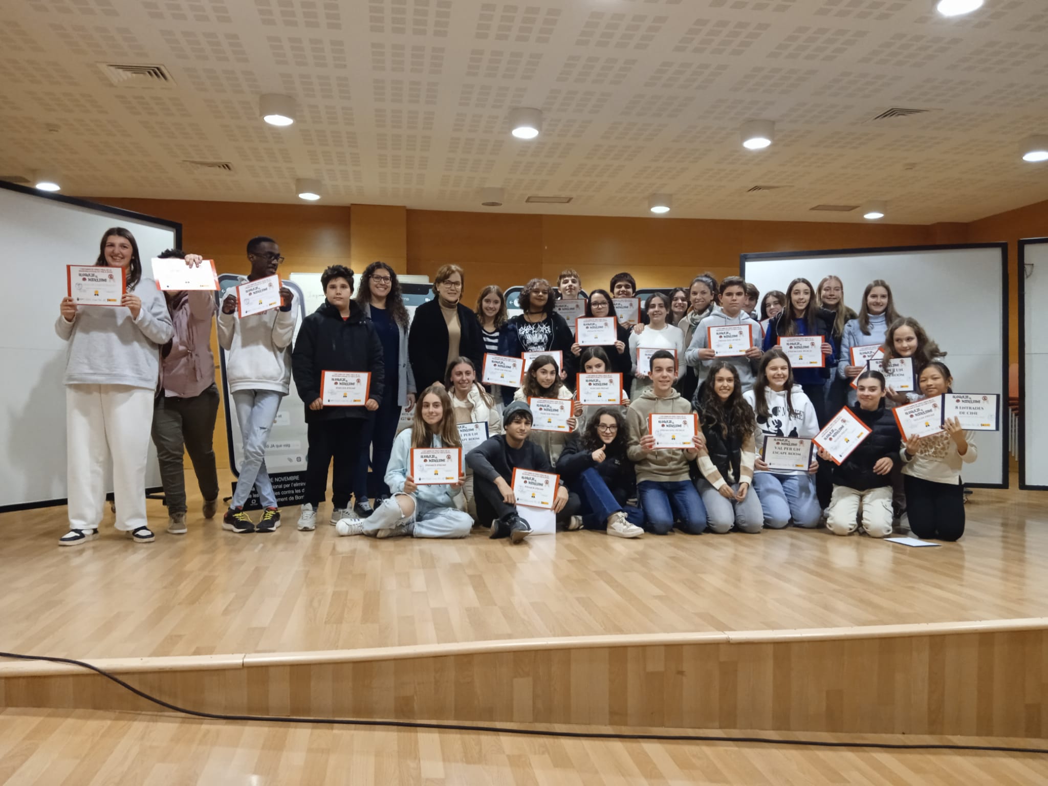 Burriana entrega los premios de la campaña de Instagram #Bloquejaelmasclisme