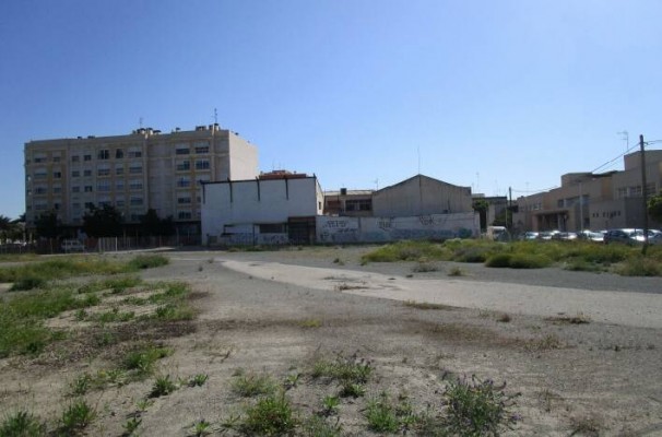 La expropiación del suelo para el Palacio congresual de Elche, o en diciembre, o a esperar sin fecha