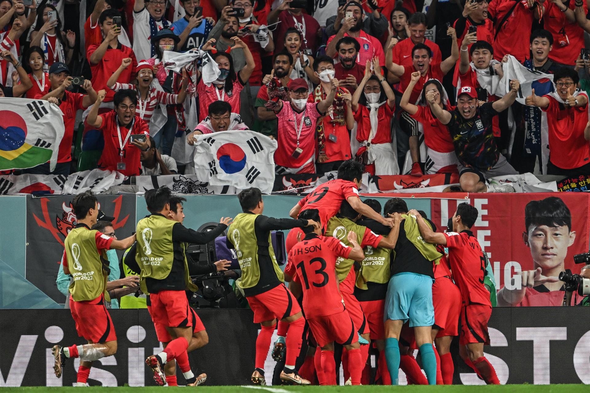 Corea alcanza los cuartos con locura final