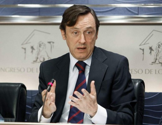 El Gobierno pacta con el PSOE que las comunidades autónomas tengan un 0,6% de déficit en 2017