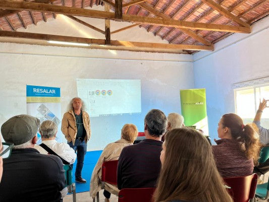 Ostras en las Salinas de Marchamalo: la iniciativa del IEO para mejorar a la laguna salada