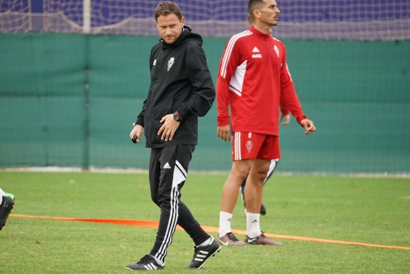 El Murcia busca ante el Alcoyano la regularidad y poder volver a promoción de ascenso 