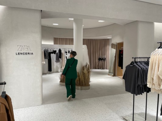 Zara abre en València su tienda más tecnológica y grande de la Comunitat Valenciana