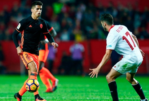 El Valencia CF cierra la puerta a la venta de Cancelo en enero