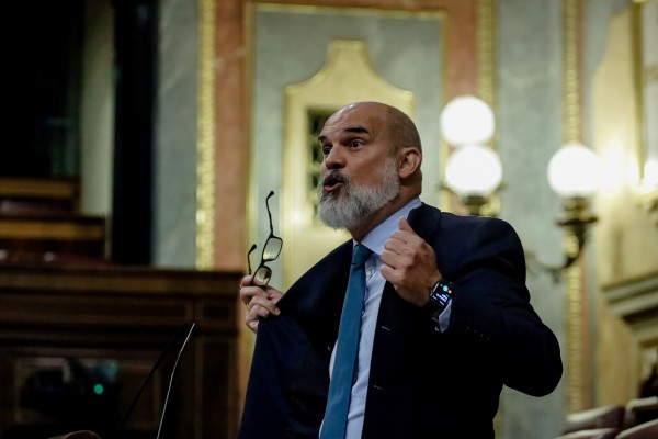¿Por qué Vox hace lo que (no) hace?