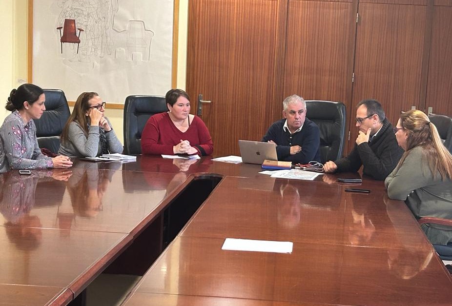 Burriana analiza con el comercio los problemas por las últimas lluvias y prevé mejorar el alcantarillado