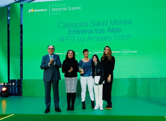 Amparo Folch recibe un Premio Iberdrola Supera por un proyecto en el Hospital Provincial de Castellón