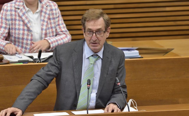 Mínguez confía en que no habrá huelga de médicos en enero: 