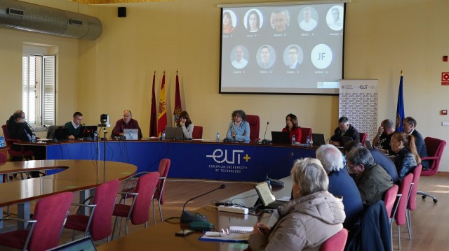 La UPCT dará 100 euros y formación linguística a los estudiantes que hagan prácticas en el extranjero