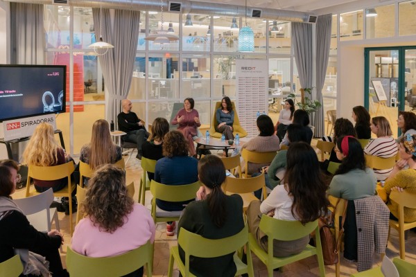 WayCO visibiliza la labor de las emprendedoras con el primer ‘Vagón de las mujeres’ junto a Redit