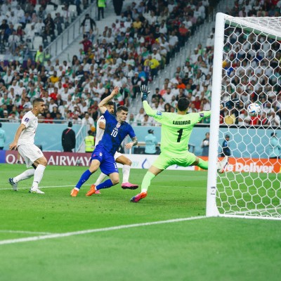 Pulisic mete a Estados Unidos en octavos