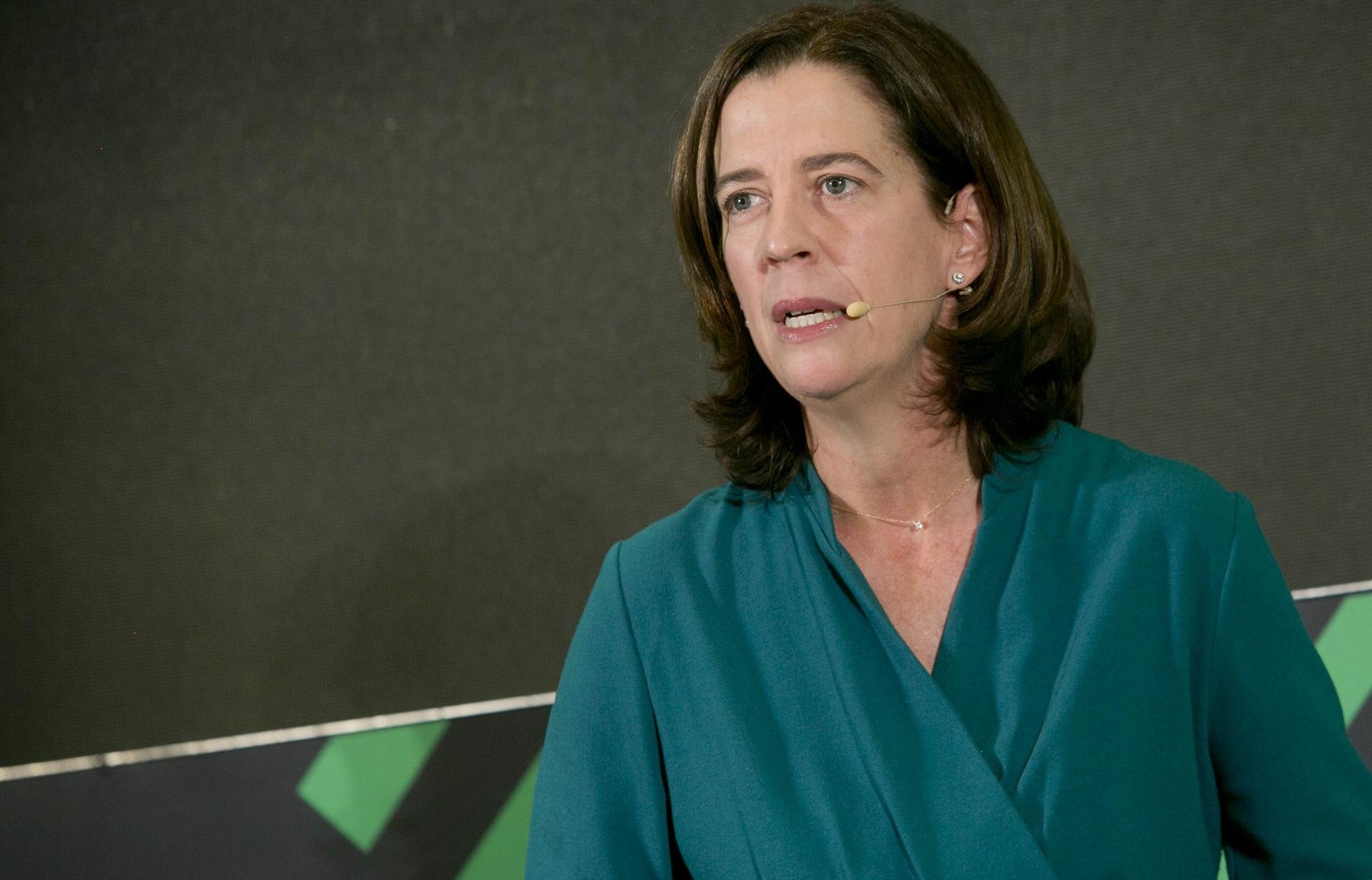 AEB acuerda con CCOO y UGT una subida salarial para los empleados de banca del 4,5% en 2023