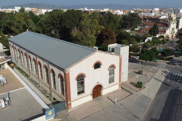 Visita a la nave que albergará el Museo Industrial y de la Memoria Obrera de Sagunt 
