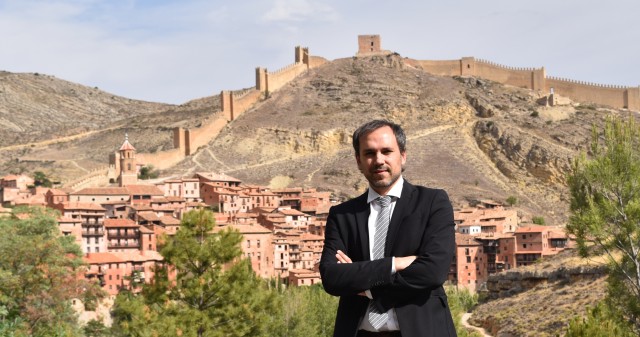 Luis Zueco continúa su trilogía medieval con 'La ciudad', un intenso thriller histórico