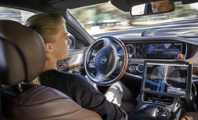 Un 34% de españoles está dispuesto a conducir un coche autónomo