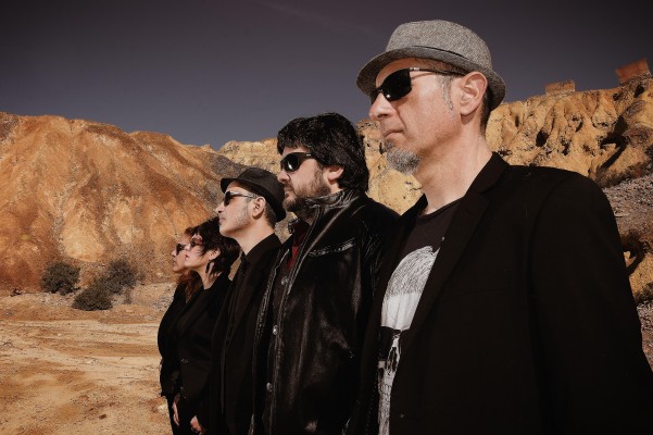 *LA BANDA MURCIANA “SIN TREGUA” APUESTA POR UN ROCK MÁS POTENTE Y SONIDOS
SUREÑOS EN SU NUEVO DISCO*
