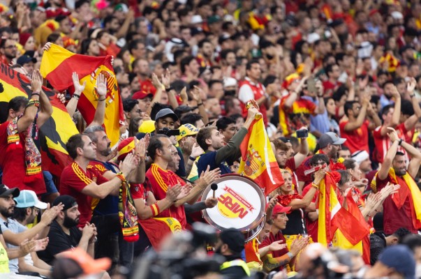 China censura las imágenes de los aficionados sin mascarilla en los partidos del Mundial de Catar