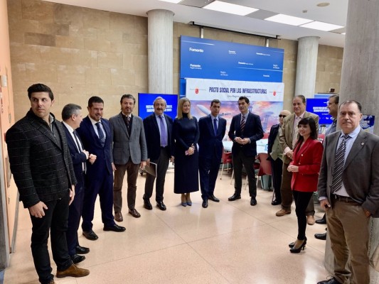 La Comunidad destaca que el AVE es el primer paso para la implantación del 'ferrocarril digital' en la Región