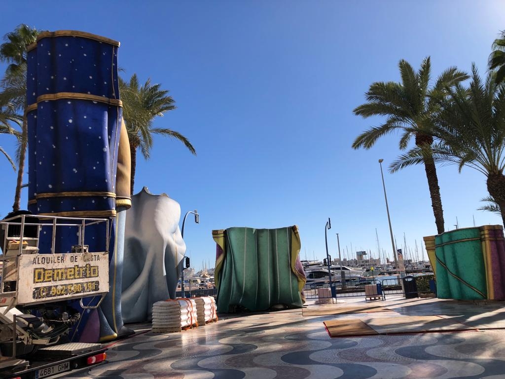 Las primeras piezas de las figuras que conforman el Belén Monumental, en La Explanada. - 