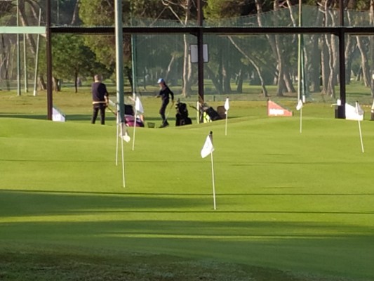 Más de 80 deportistas participan en el II Torneo Solidario de Golf por Cáritas Diocesana