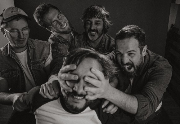 La banda cartagenera Nunatak va a por su quinto disco y como adelanto presenta 'Cierra al salir'