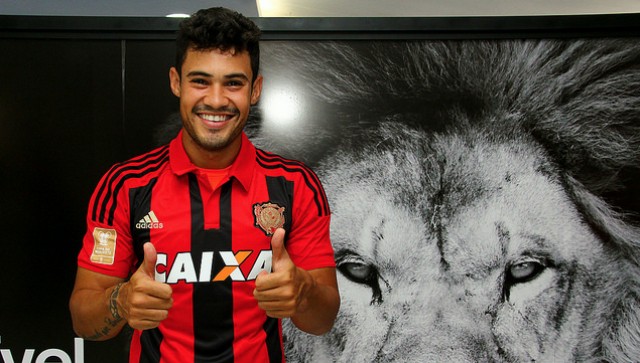 Vinicius Araujo: 