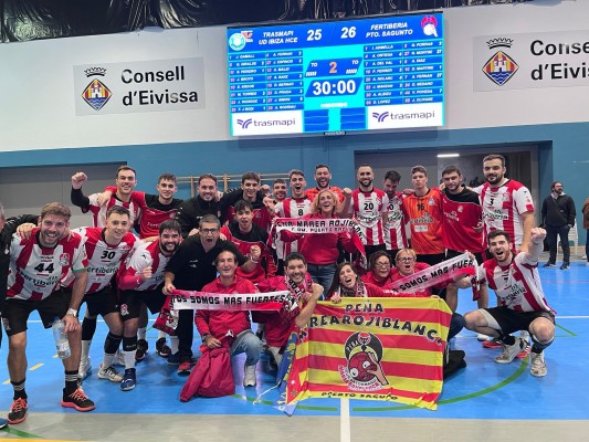 El Fertiberia no se baja del liderato tras ganar por la mínima en Ibiza