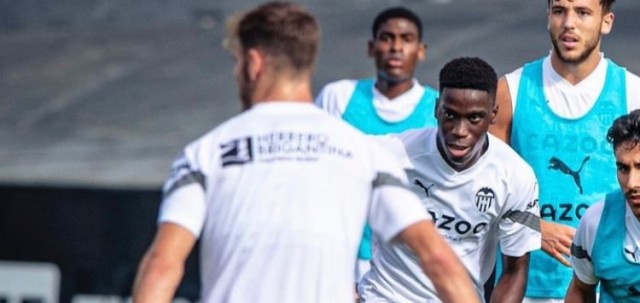El Valencia retoma entrenamientos con Ilaix en el grupo pero aún sin Diakhaby