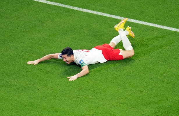 Lewandowski rompe el sueño de Arabia Saudí

