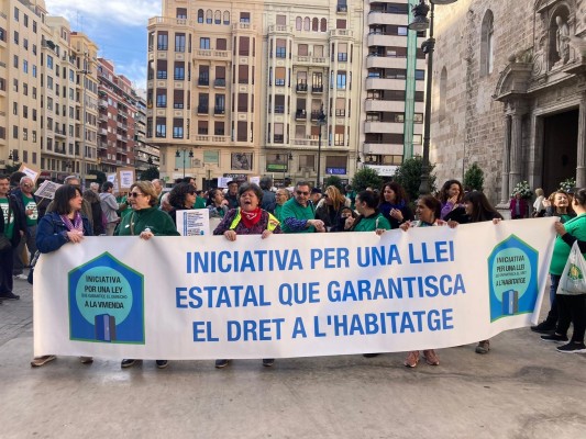La PAH exige que la ley estatal de vivienda dé un 
