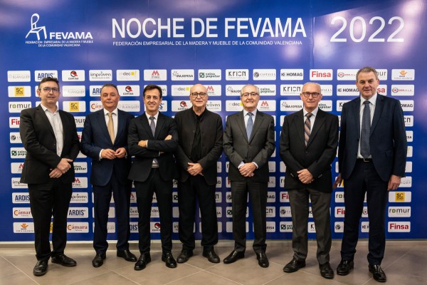 Vicent Martínez y Vicente Folgado, reconocidos por los empresarios de la madera y el mueble