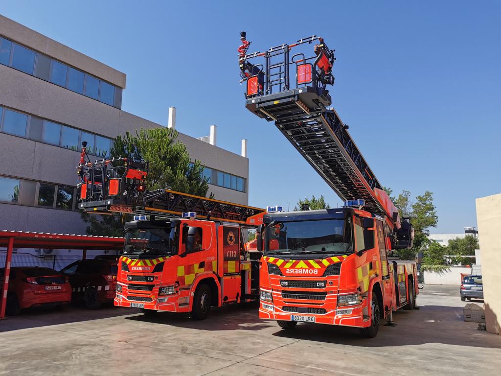 El Consorcio de Bomberos incorpora una nueva autoescalera en el parque de Alzira 